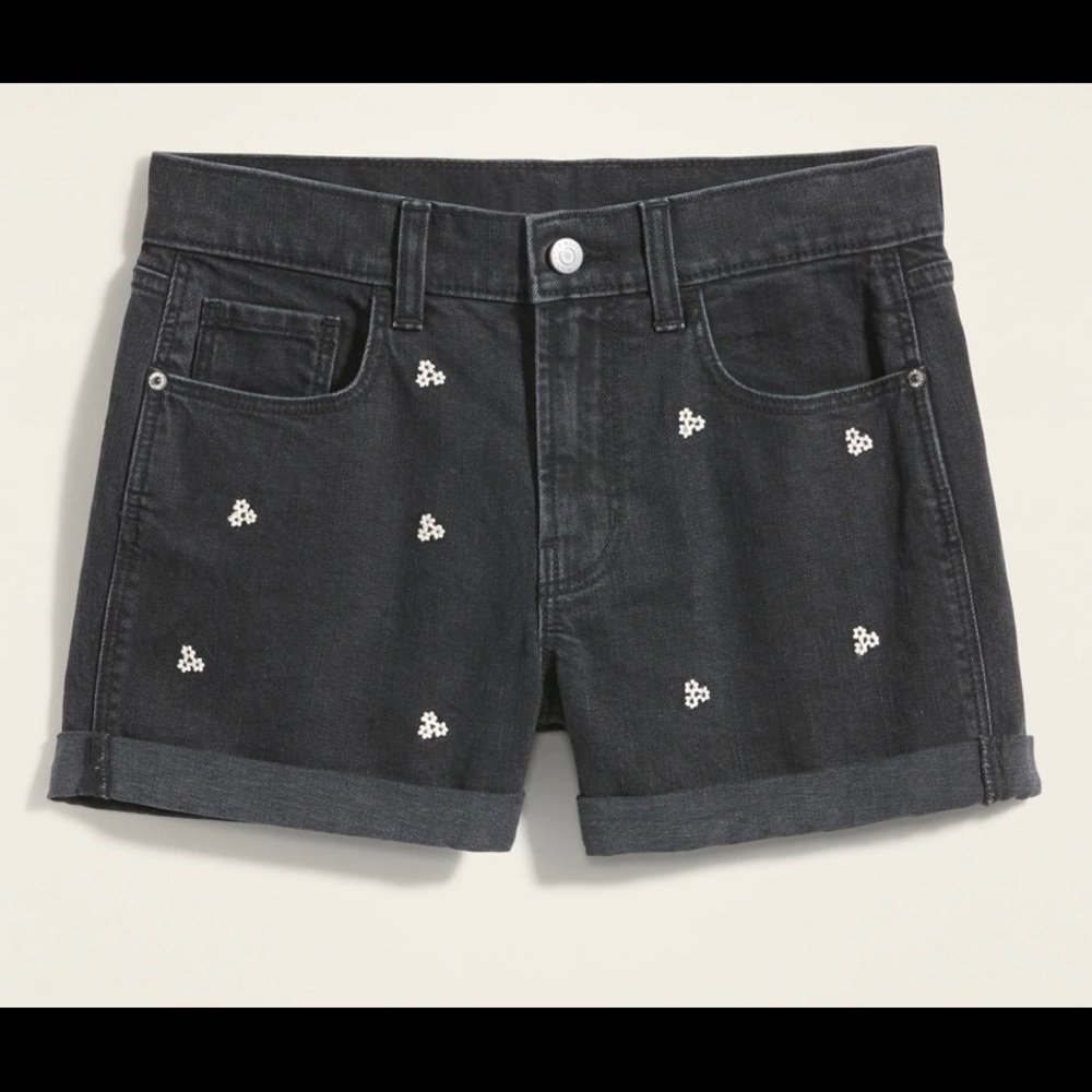 Mid-Rise Embroidered-Daisy Boyfriend Black Jean.